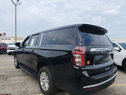 Used 2024 Chevrolet Suburban LT AWD/4WD image 3