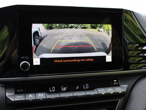 Used 2025 Toyota Camry LE FWD image 39