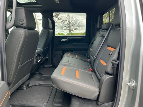 New 2026 GMC Sierra 2500 AT4 w/ AT4 Premium Plus Package AWD/4WD image 8