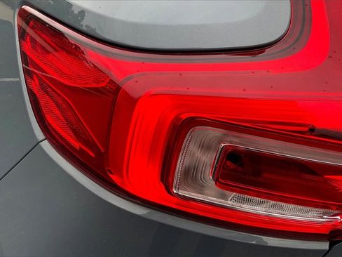 Used 2021 Volvo XC40 T5 R-Design w/ Climate Package image 30