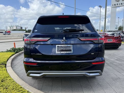 Used 2025 Mitsubishi Outlander SE AWD/4WD image 6