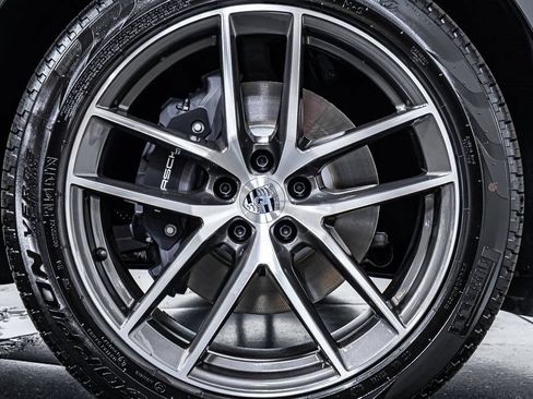 Certified 2025 Porsche Macan Turbo AWD/4WD image 21