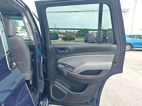 Used 2020 Chevrolet Tahoe LT w/ Luxury Package RWD image 17