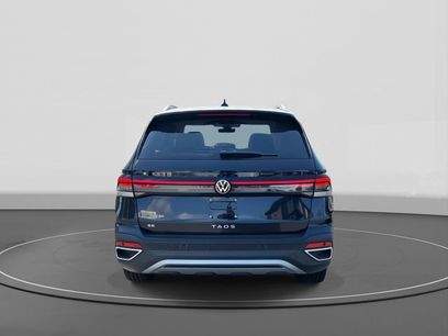 New 2025 Volkswagen Taos SE