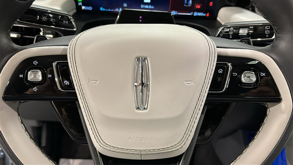 Used 2026 Lincoln Aviator Reserve w/ Illumination Package AWD/4WD image 11