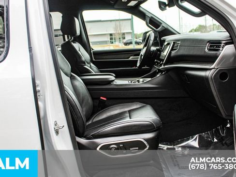 Used 2024 Jeep Wagoneer Series II w/ Flexible Seating Group image 23