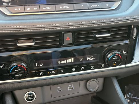 Certified 2022 Nissan Rogue SV w/ SV Premium Package FWD image 25