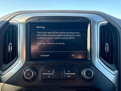 Used 2022 Chevrolet Silverado 2500 LT w/ Convenience Package image 24