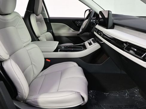 New 2026 Lincoln Aviator Reserve image 16