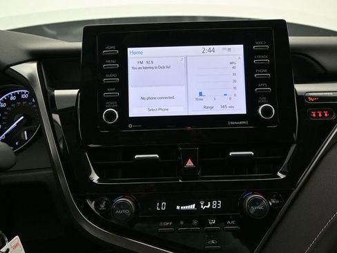 Used 2023 Toyota Camry SE image 9