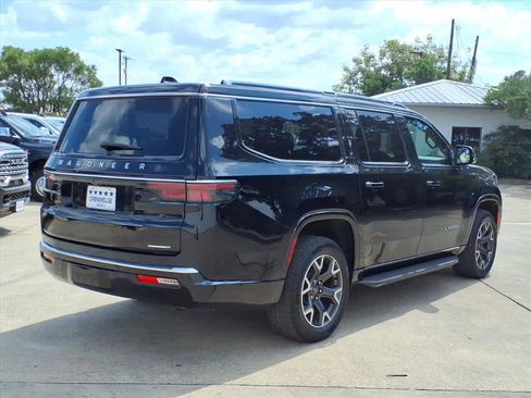 Used 2024 Jeep Wagoneer L Series III w/ Flexible Seating Group image 31