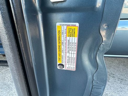 Used 2006 Chevrolet Silverado 3500 LT w/ Skid Plate Package AWD/4WD image 89