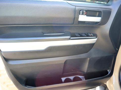 Used 2017 Toyota Tundra SR5 w/ SR5 Upgrade Package image 14