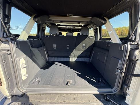 New 2025 Ford Bronco Badlands image 21