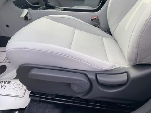 New 2026 Hyundai Kona SE FWD image 14