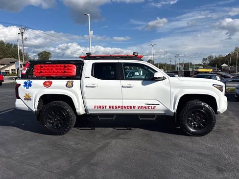 New 2025 Toyota Tacoma SR5 image 2