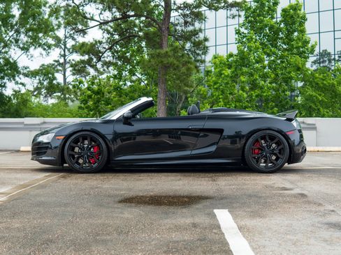 Used 2011 Audi R8 V10 image 20