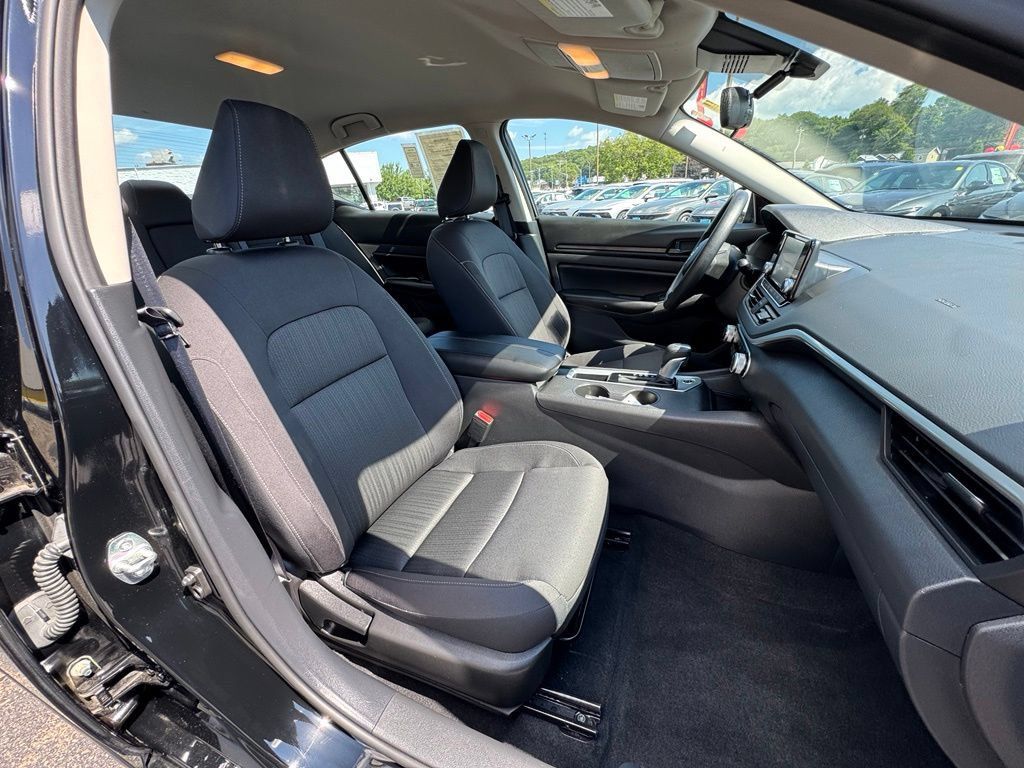 Used 2024 Nissan Altima 2.5 S FWD image 24