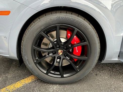 New 2026 Porsche Cayenne GTS image 15