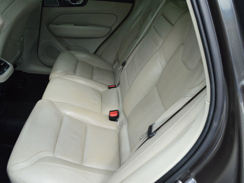 Used 2018 Volvo XC60 T6 Inscription w/ Luxury Seat Package AWD/4WD image 20