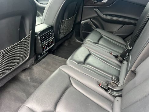 Used 2023 Audi Q7 Premium Plus w/ Premium Plus Package image 4