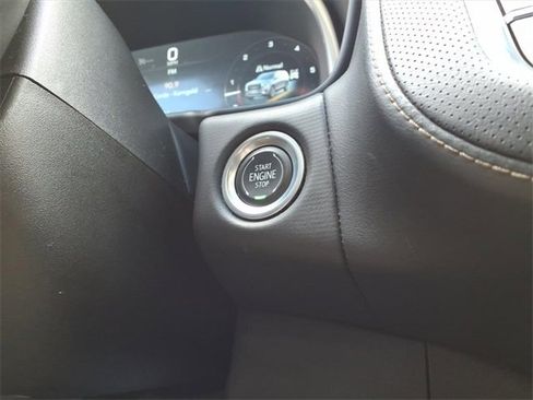 Used 2023 GMC Yukon XL SLT image 22