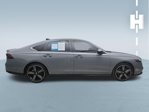 Used 2024 Honda Accord Sport image 3