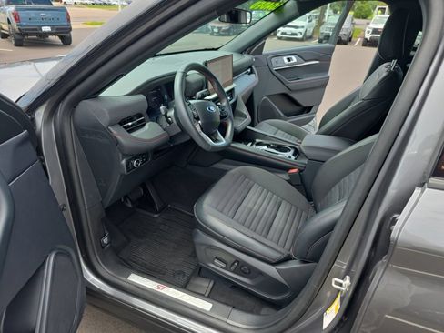 Certified 2025 Ford Explorer ST-Line w/ ST-Line Street Pack AWD/4WD image 15