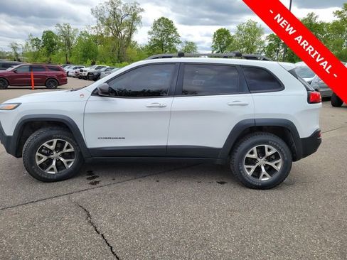 Used 2015 Jeep Cherokee Trailhawk w/ Comfort/Convenience Group AWD/4WD image 6
