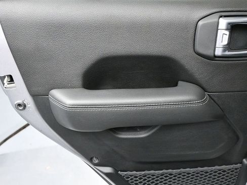 Used 2020 Jeep Gladiator Overland image 14