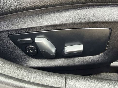 Used 2019 BMW 530i xDrive w/ Convenience Package image 29