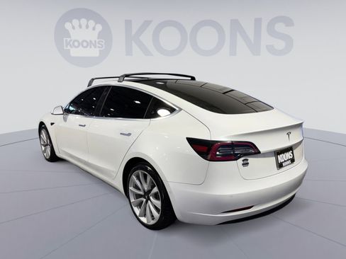 Used 2020 Tesla Model 3 Standard Range Plus image 4