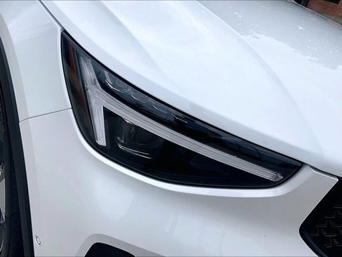 Certified 2026 Volvo XC40 B5 Plus AWD/4WD image 39