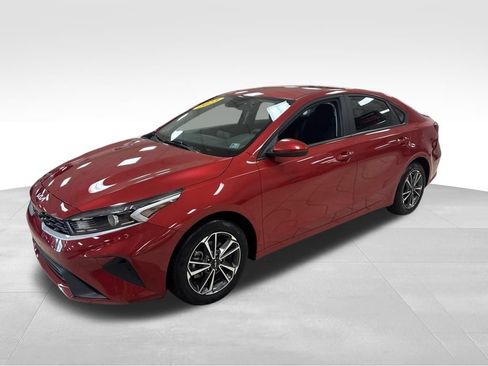 Used 2023 Kia Forte LXS FWD image 3