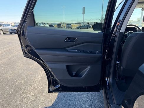 New 2026 Nissan Pathfinder S image 16