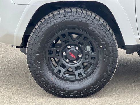 Used 2021 Toyota 4Runner Venture w/ Moonroof Package image 28