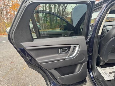 Used 2019 Land Rover Discovery Sport SE image 33