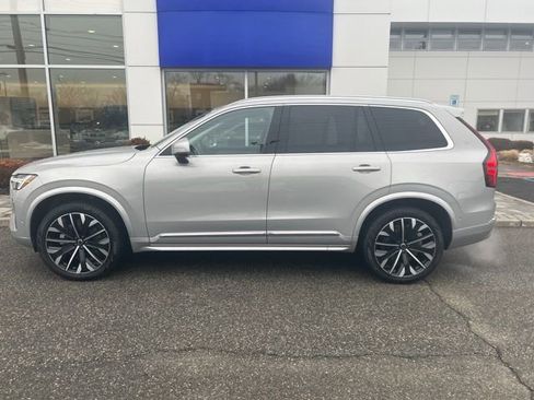 Used 2025 Volvo XC90 B6 Plus image 2