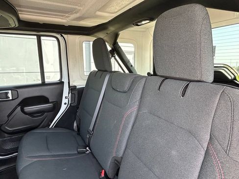 Used 2024 Jeep Wrangler Unlimited Rubicon AWD/4WD image 44