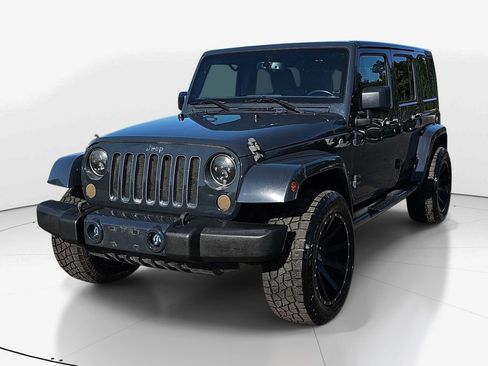 Used 2017 Jeep Wrangler Unlimited Sahara w/ Connectivity Group AWD/4WD image 11