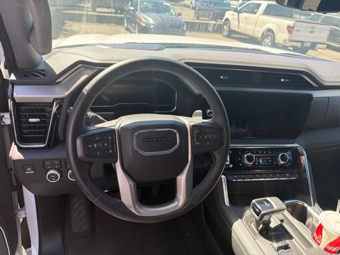Used 2024 GMC Sierra 1500 Denali w/ Denali Reserve Package AWD/4WD image 9