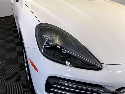 Certified 2021 Porsche Cayenne AWD/4WD image 12