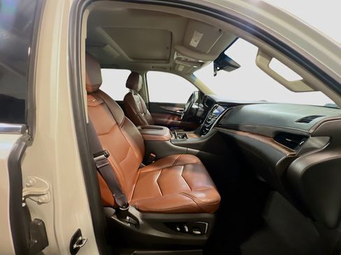 Used 2015 Cadillac Escalade ESV Premium AWD/4WD image 23