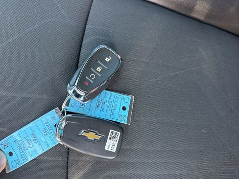 Used 2020 Chevrolet Trax LT w/ LT Convenience Package image 33