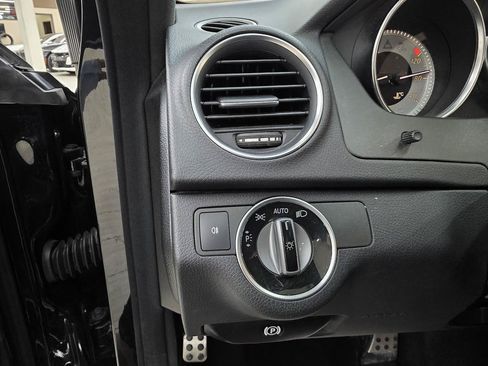 Used 2014 Mercedes-Benz C 250 Sedan w/ Multimedia Package image 35