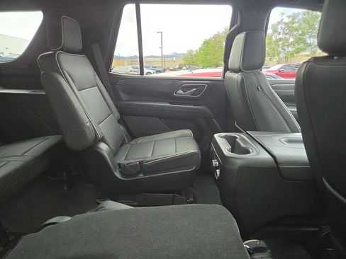 Certified 2023 GMC Yukon SLT w/ SLT Premium Package AWD/4WD image 6