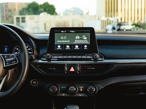 Used 2021 Kia Forte GT-Line w/ GT-Line Premium Package image 21