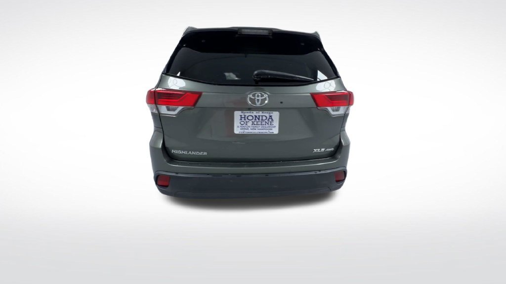 Used 2019 Toyota Highlander XLE AWD/4WD image 7