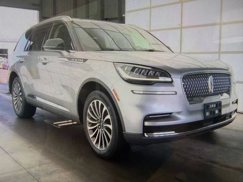 Used 2023 Lincoln Aviator AWD w/ Premium Package image 1