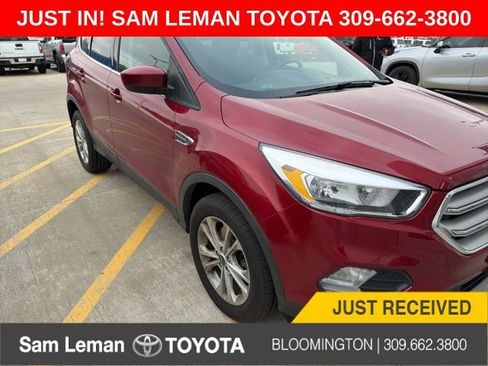 Used 2018 Ford Escape SE w/ SE Sync 3 Package image 1